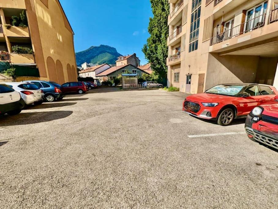 Excellent T2 - Moderne & Tout Equipe Avec Parking Grenoble Esterno foto
